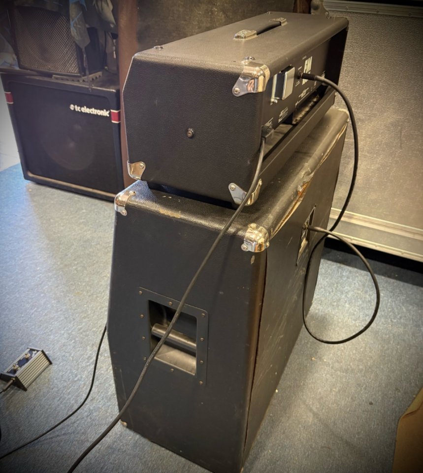 Fender FM100H + pantalla Fender 4x12 de segunda mano · Foto 6 de 9 · Ciudad Real · 200 €