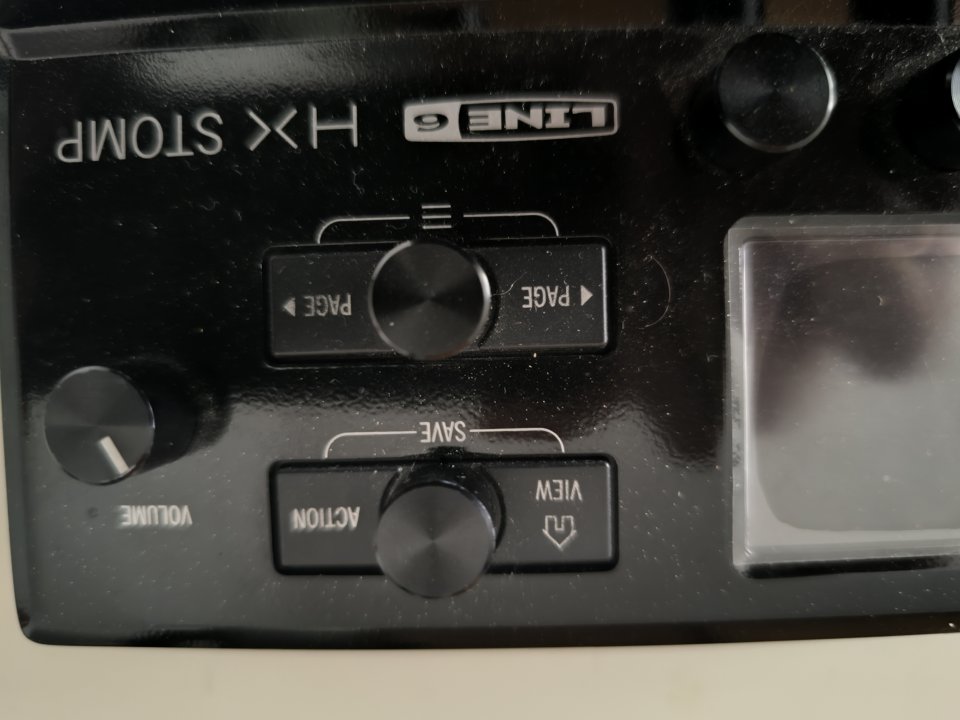 Line 6 HX Stomp con accesorios de segunda mano · Foto 3 de 4 · Ciudad Real · 520 €