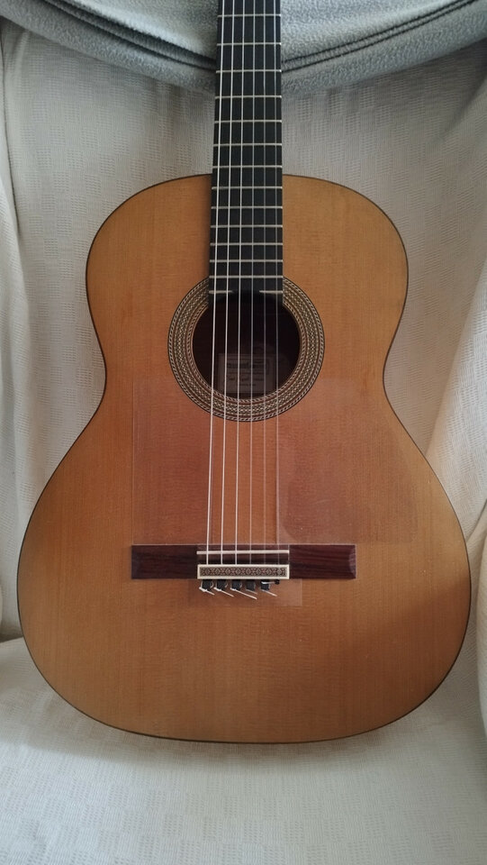 Guitarra clásica restaurada