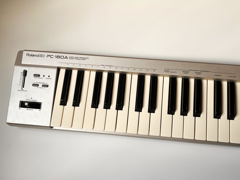 Controlador MIDI Roland ED PC180A de segunda mano · Foto 1 de 5 · Sevilla · 40 €