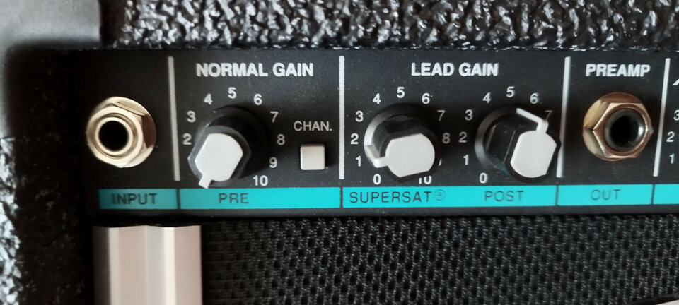 Amplificador Peavey Blazer 158