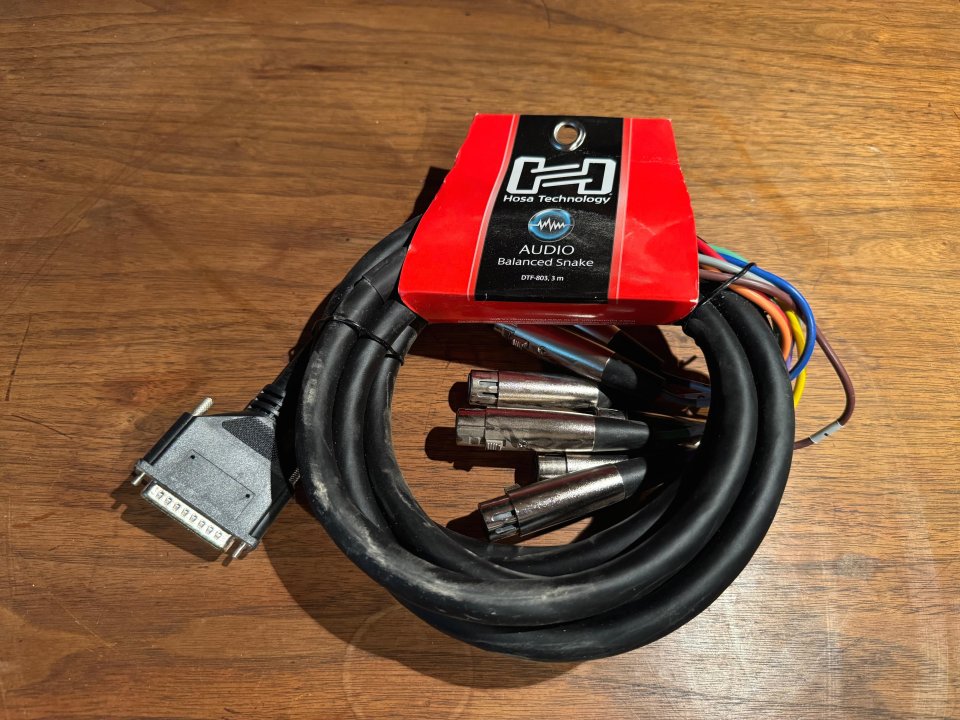 Manguera Estudio Hosa DTF-803  XLR to DB25
