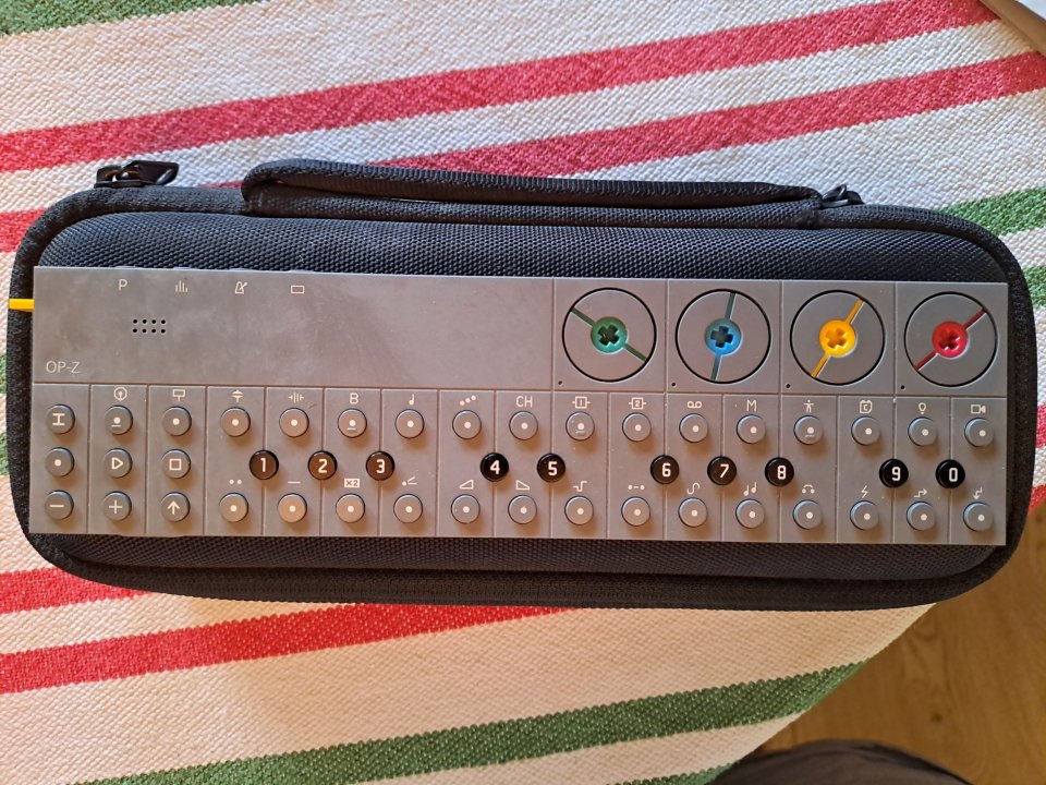 teenage engineering OP-Z de segunda mano · Foto 1 de 4 · Madrid · 360 €
