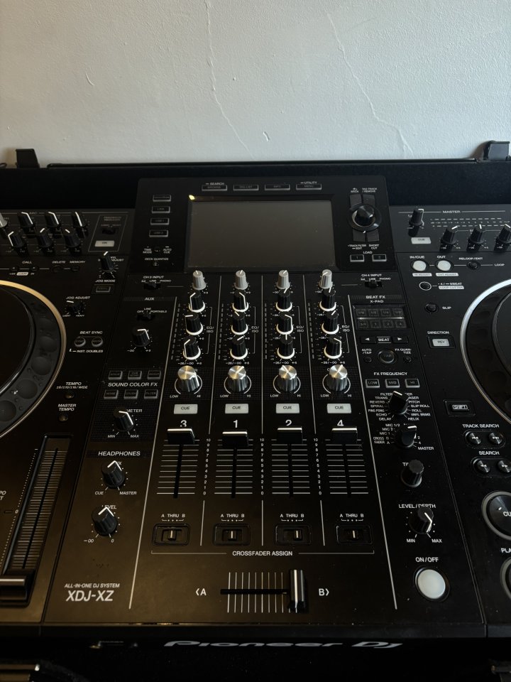 Pioneer DJ XDJ-XZ sistema todo en uno