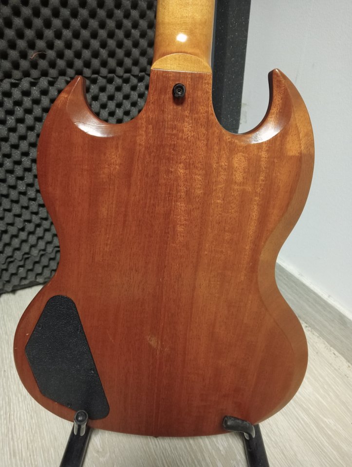 Gibson SG TRIBUTE de segunda mano · Foto 2 de 6 · León · 1000 €