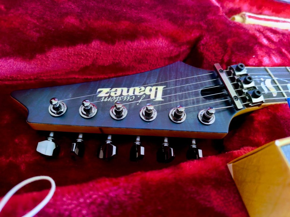 IBANEZ RGA 8420 SDF J. Custom (Bare Knuckle) de segunda mano · Foto 10 de 10 · Sevilla · 3000 €