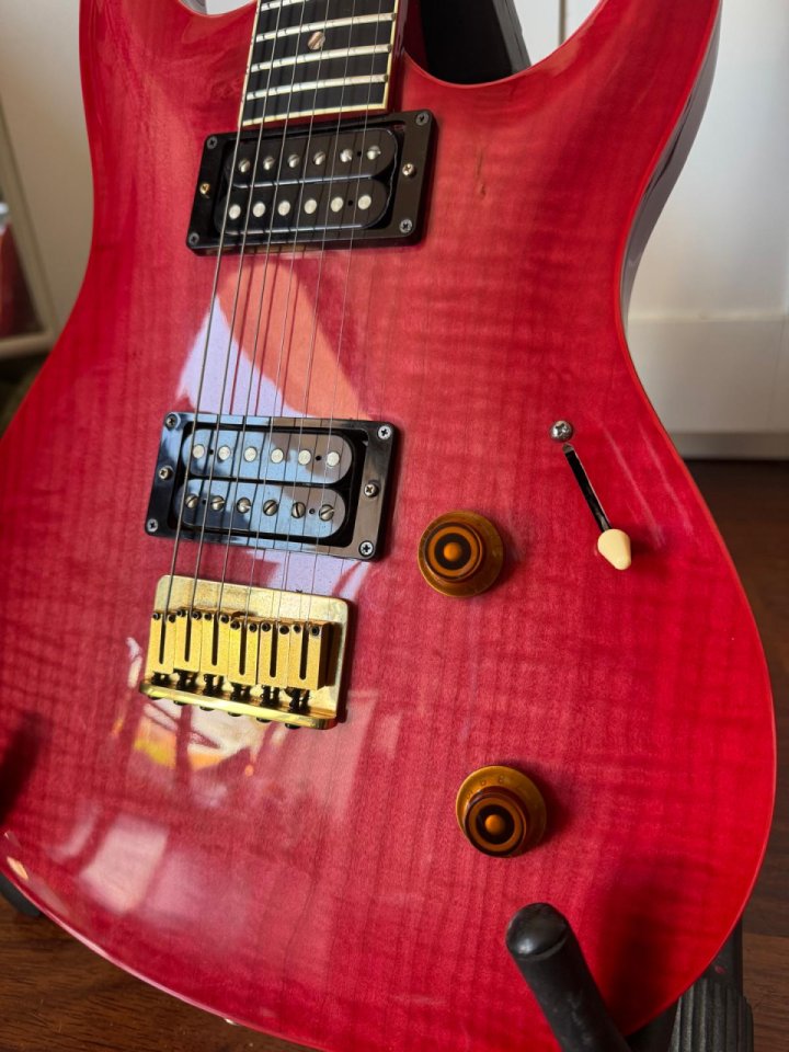 Heartfield Elan by Fender