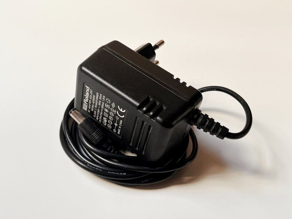 Controlador MIDI Roland ED PC180A de segunda mano · Foto 5 de 5 · Sevilla · 40 €