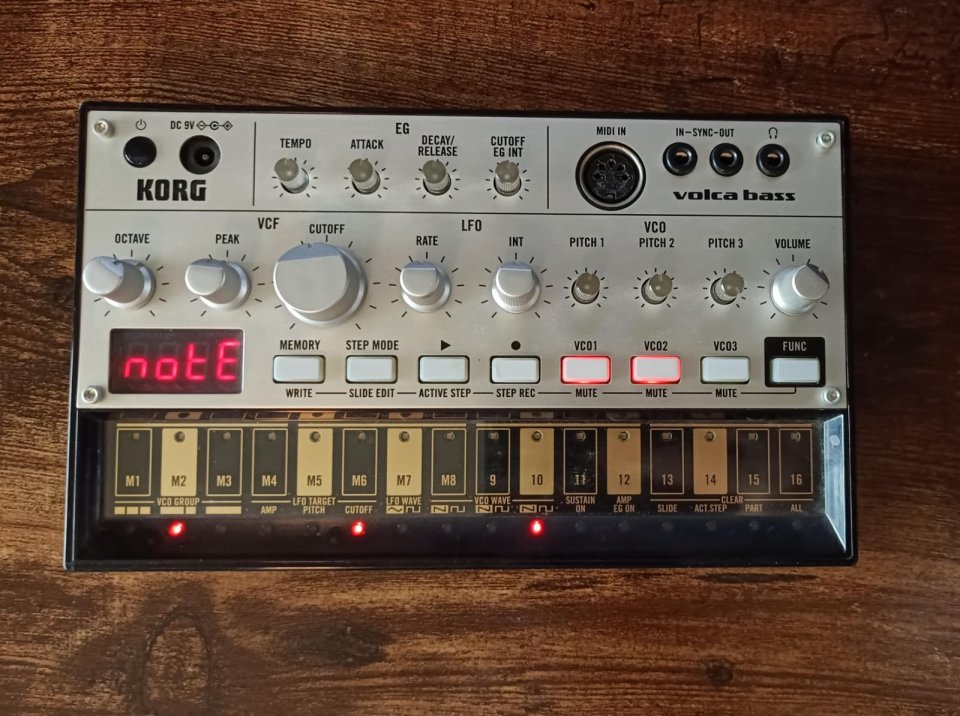Korg Volca Bass Sintetizador Poco Uso