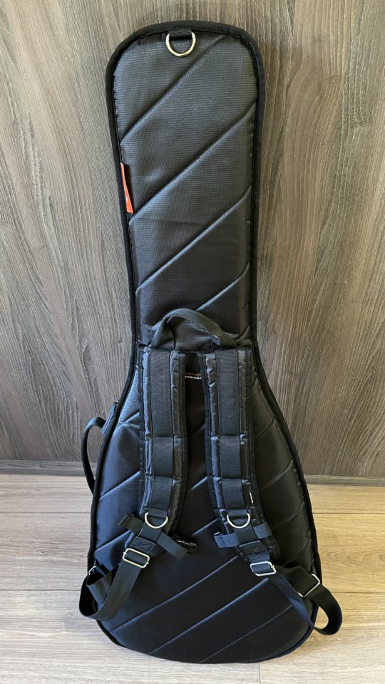 Funda MONO M80 Sleeve de segunda mano · Foto 2 de 6 · Girona · 100 €