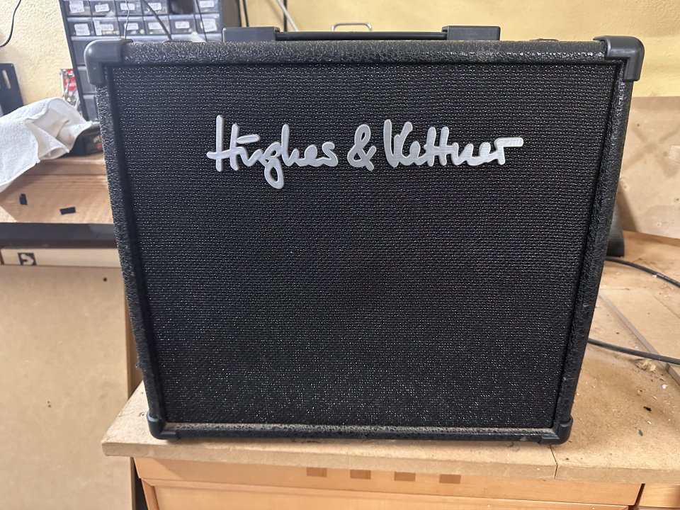 Hughes & Kettner Edition Blue 30DFX Amplificador de guitarra