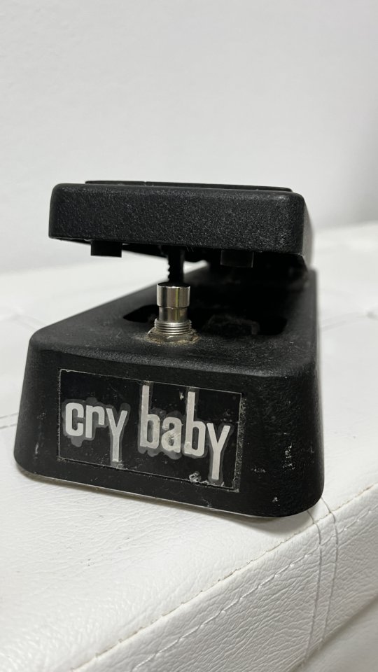 Dunlop wha wha cry baby