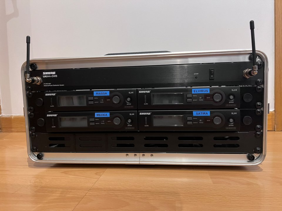 Sistema inalámbrico Shure profesional de segunda mano · Foto 4 de 5 · Madrid · 2500 €