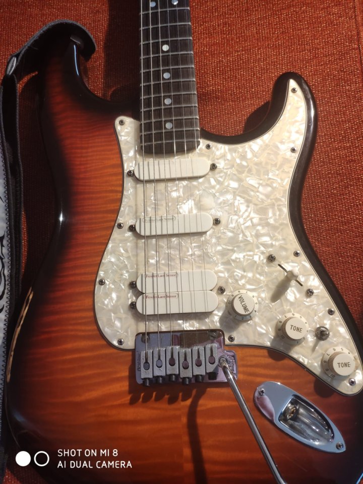 Fender Ultra Stratocaster 50 aniversario 1996 de segunda mano · Foto 1 de 4 · Castellón · 2200 €