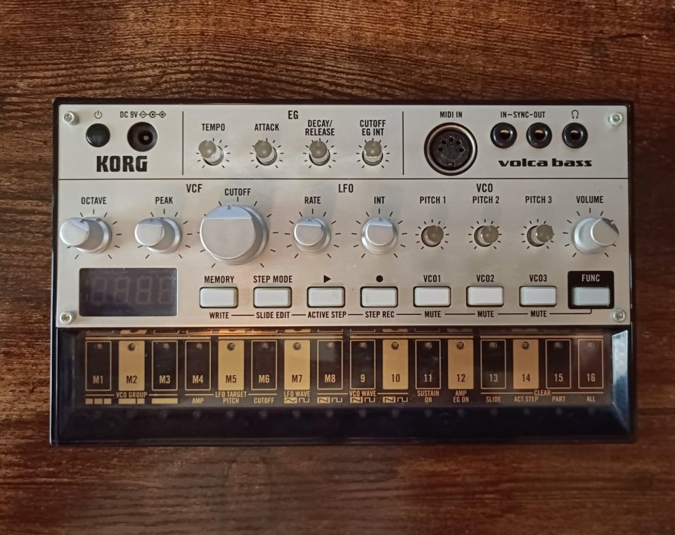 Korg Volca Bass Sintetizador Poco Uso