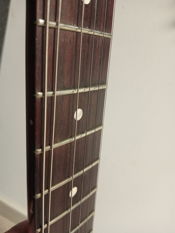 Gibson SG TRIBUTE de segunda mano · Foto 6 de 6 · León · 1000 €