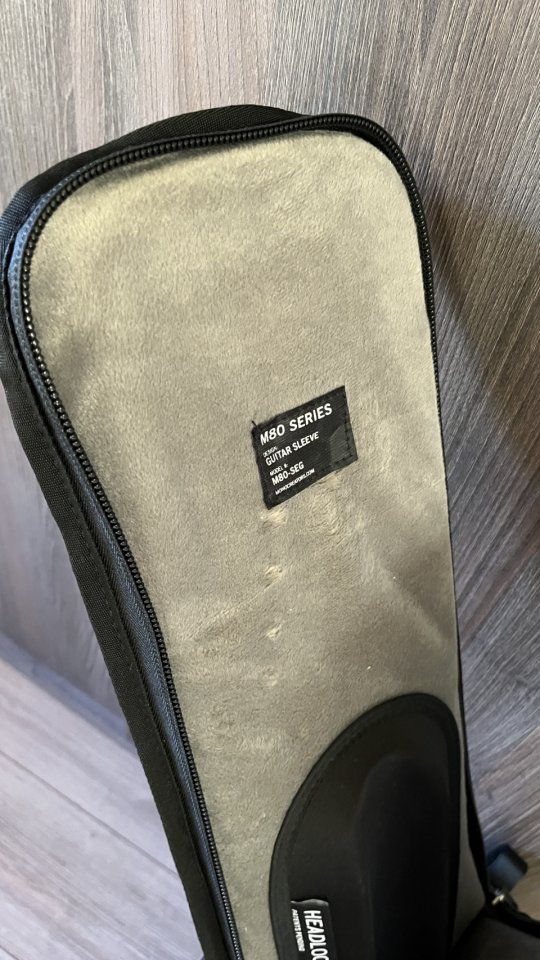 Funda MONO M80 Sleeve de segunda mano · Foto 5 de 6 · Girona · 100 €