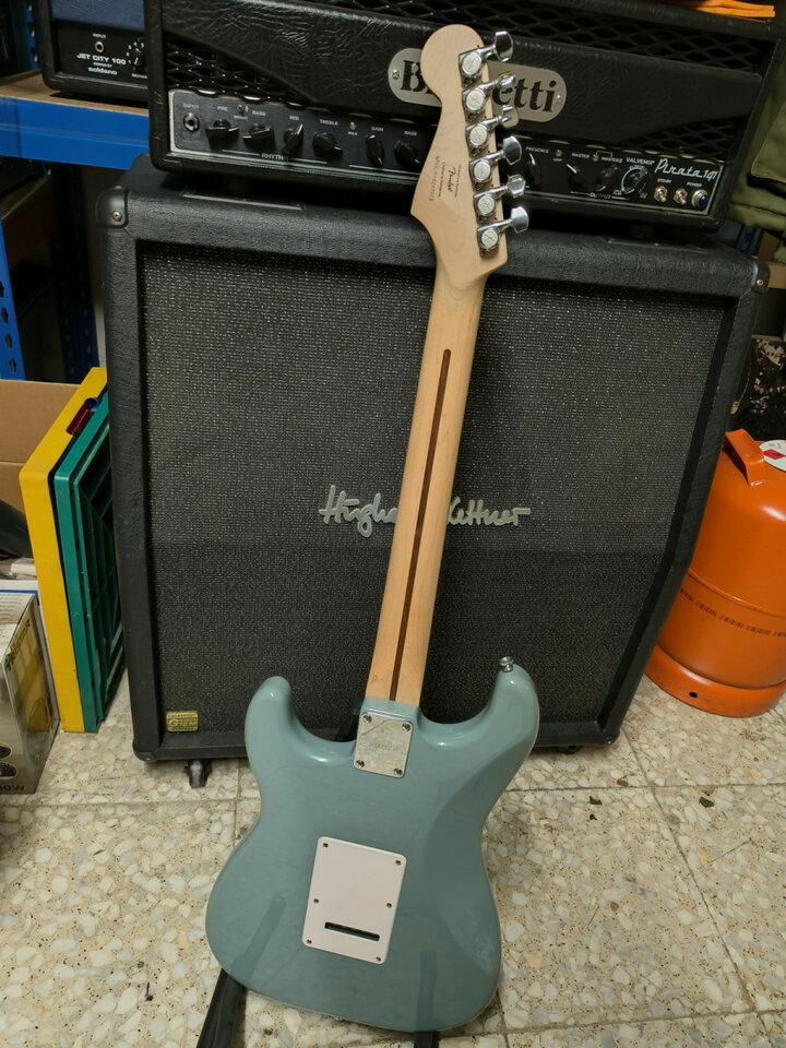 Squier stratocaster con super distortion