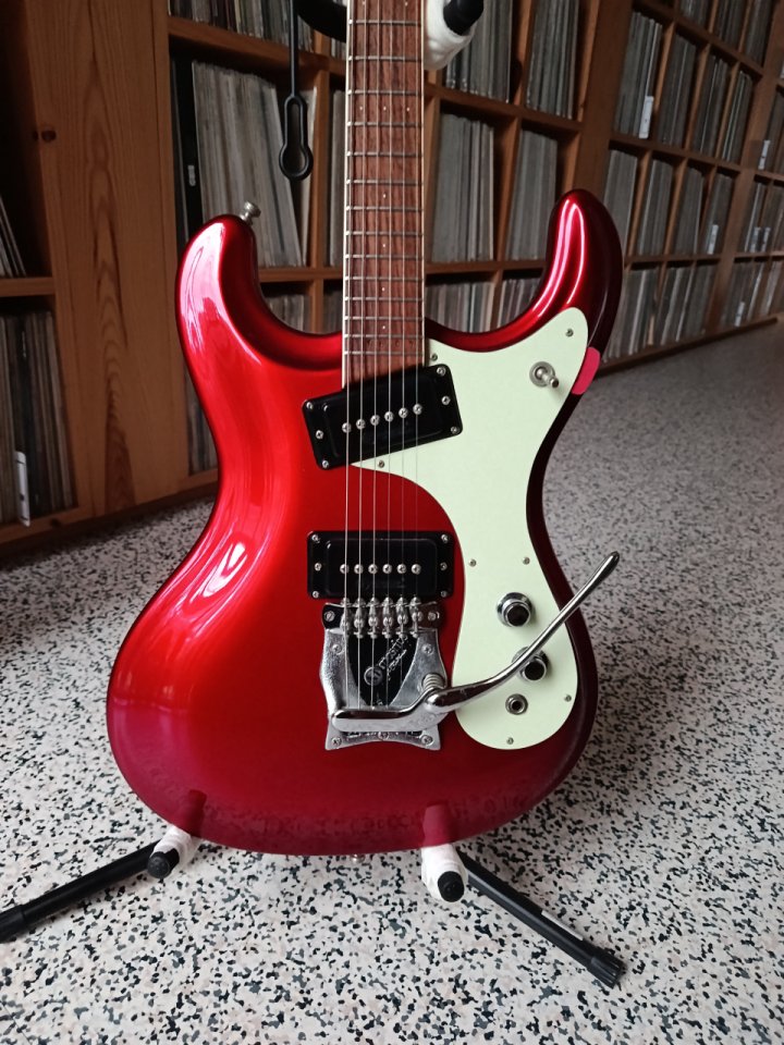 Mosrite VM65 USA 2002 de segunda mano · Foto 1 de 4 · Asturias · 2600 €