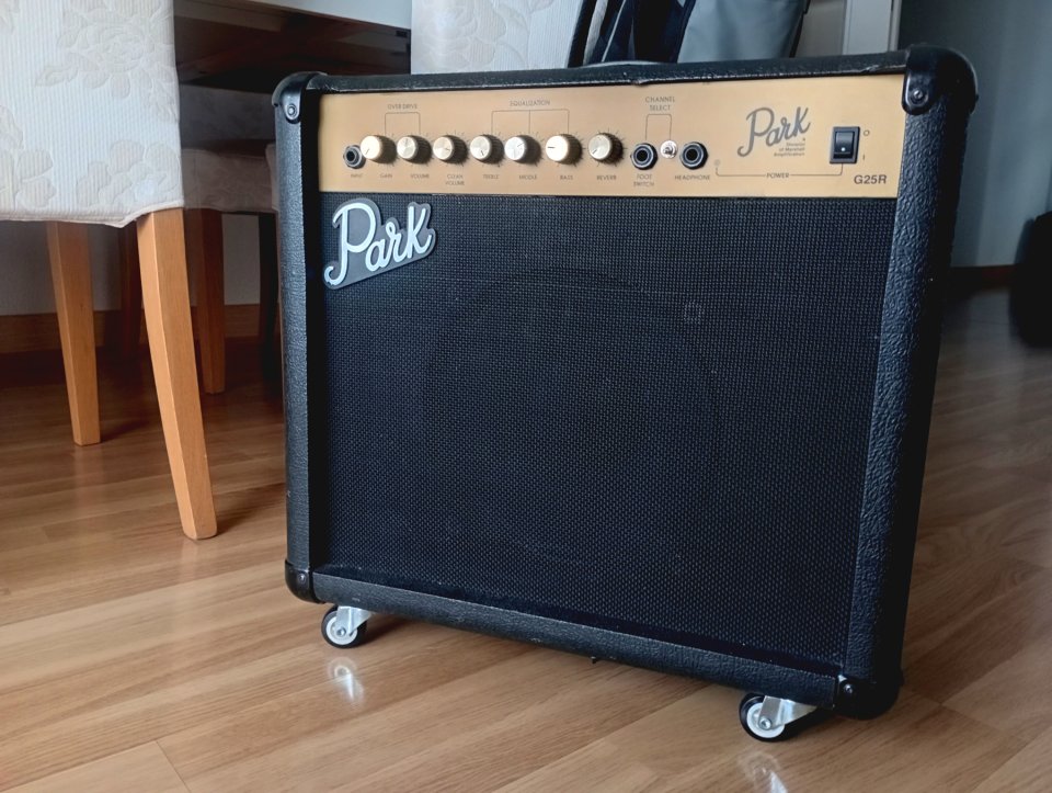 Amplificador Park G25R - "heavy modded" - Sonidazo JCM800 de segunda mano · Foto 2 de 4 · Murcia · 100 €