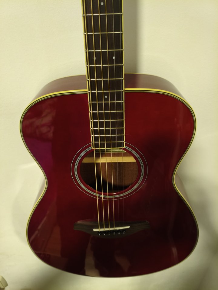 ¡NUEVA! Guitarra electroacústica Yamaha FS-TA RR Ruby Red Transacoustic.