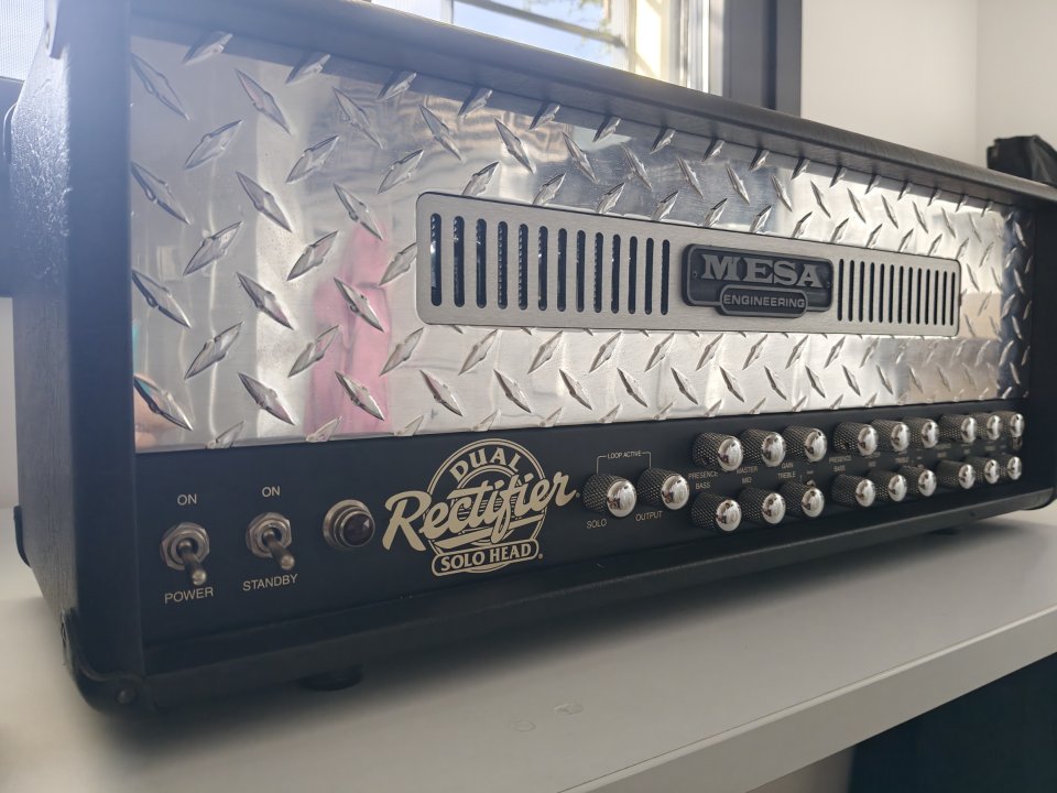 Mesa Dual Rectifier 100W, pedal, funda y documentación original de segunda mano · Foto 2 de 8 · Málaga · 1790 €