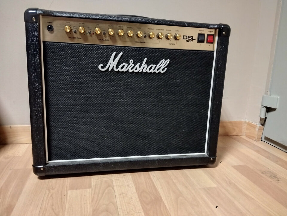 Vendo cambio Marshall DSL 40C