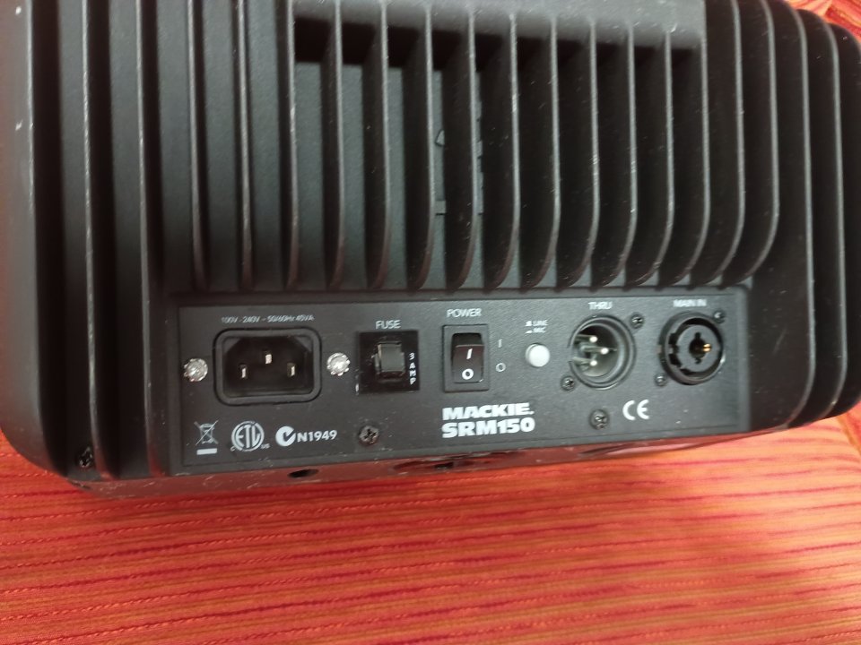 Monitor Mackie SRM150