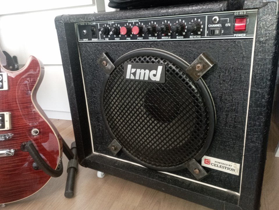 Amplificador KMD, Made in UK, con altavoz celestion. de segunda mano · Foto 1 de 3 · Murcia · 100 €