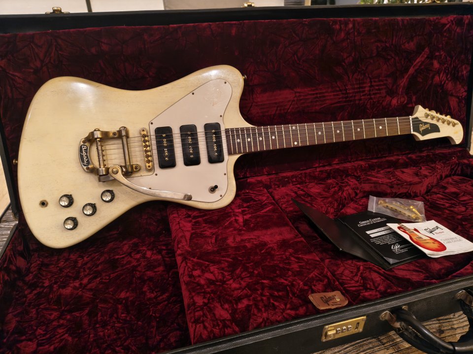 Gibson Custom Shop Non Reverse Firebird 2008 - TV White de segunda mano · Foto 1 de 5 · Gipuzkoa · 3590 €