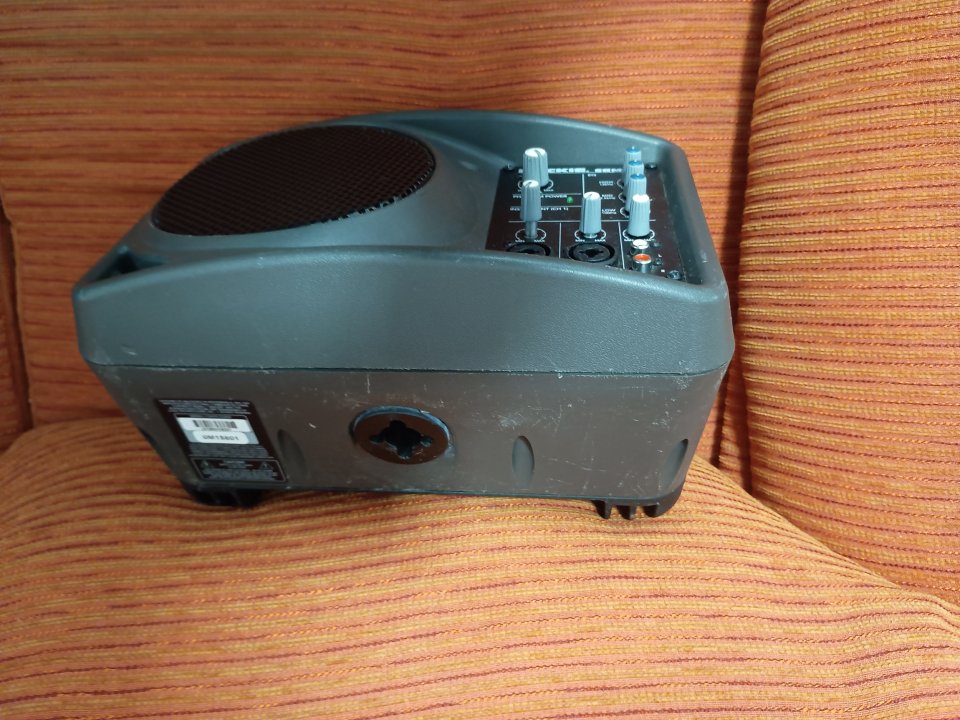 Monitor Mackie SRM150