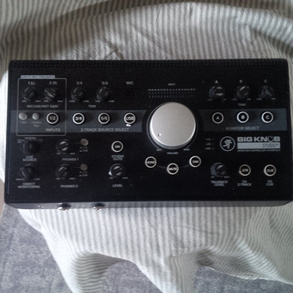 Mackie Big Knob Studio +