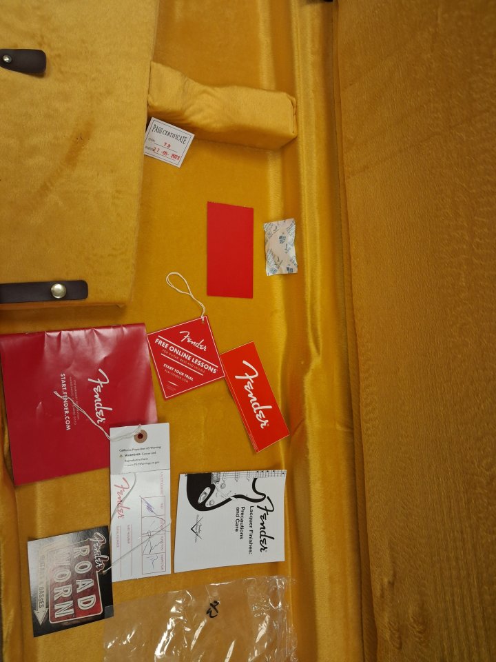 Fender Mike McCready stratocaster de segunda mano · Foto 8 de 8 · Valencia · 1400 €
