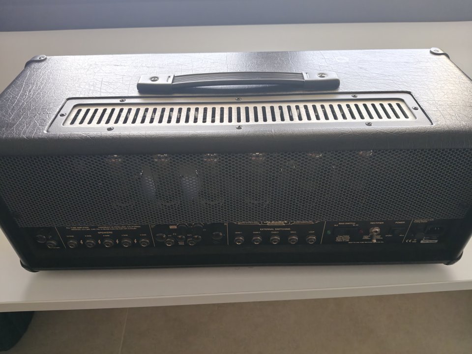 Mesa Dual Rectifier 100W, pedal, funda y documentación original de segunda mano · Foto 4 de 8 · Málaga · 1790 €