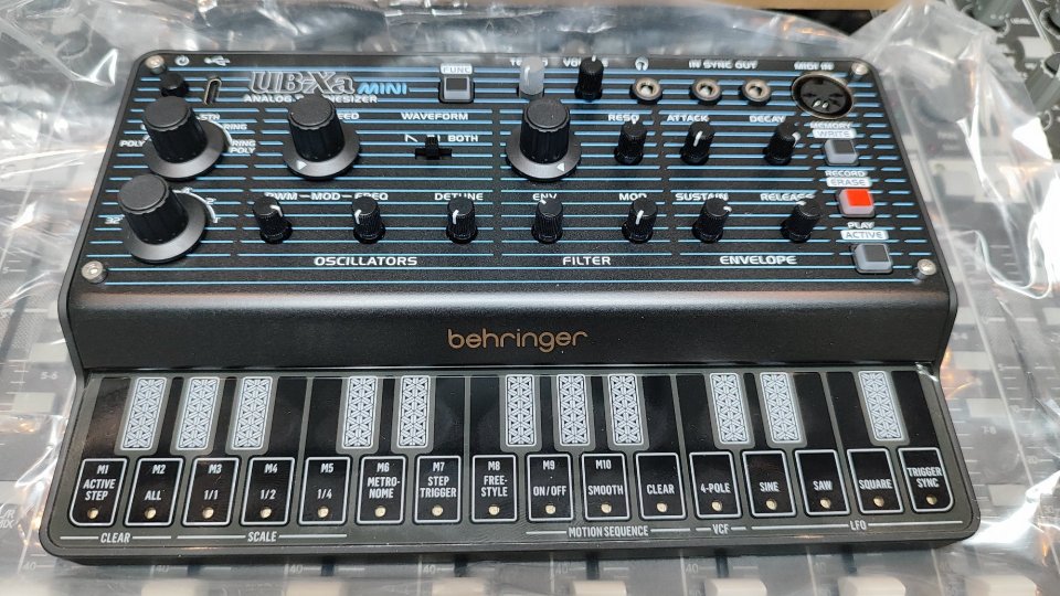 Behringer UB-XA mini