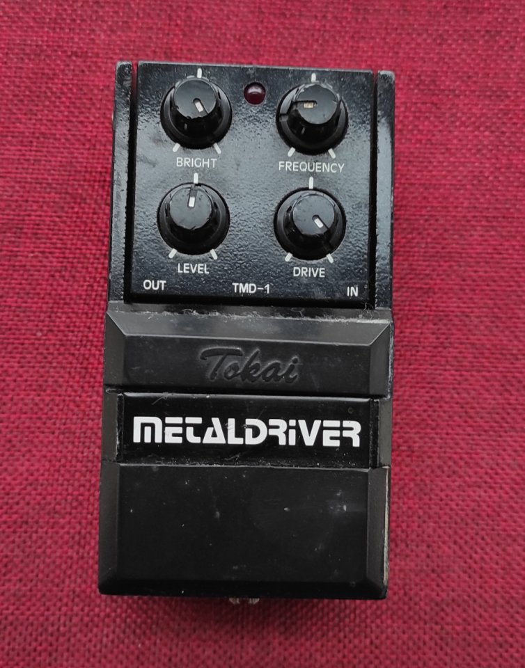 Pedal de distorsion Tokai Metaldriver 1985