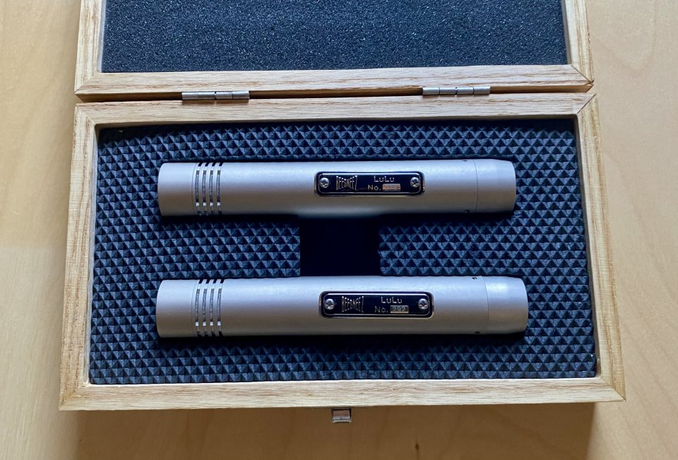 Pareja de Micrófonos BeesNeez Lulu FET (Clon Neumann KM84) de segunda mano · Foto 2 de 4 · Almería · 900 €