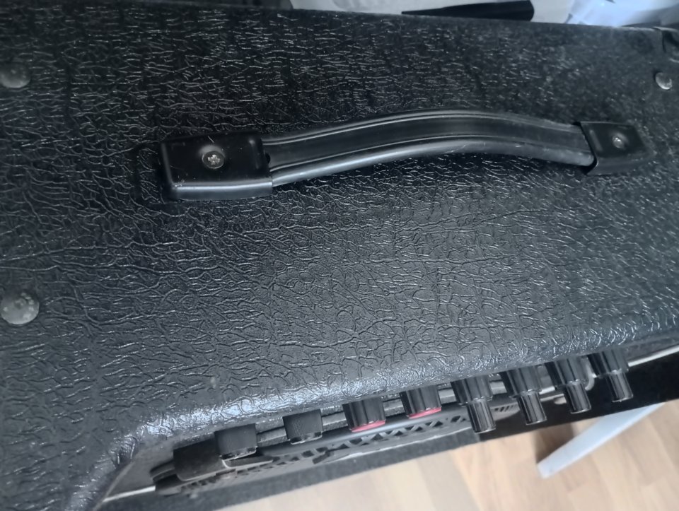 Amplificador KMD, Made in UK, con altavoz celestion. de segunda mano · Foto 3 de 3 · Murcia · 100 €