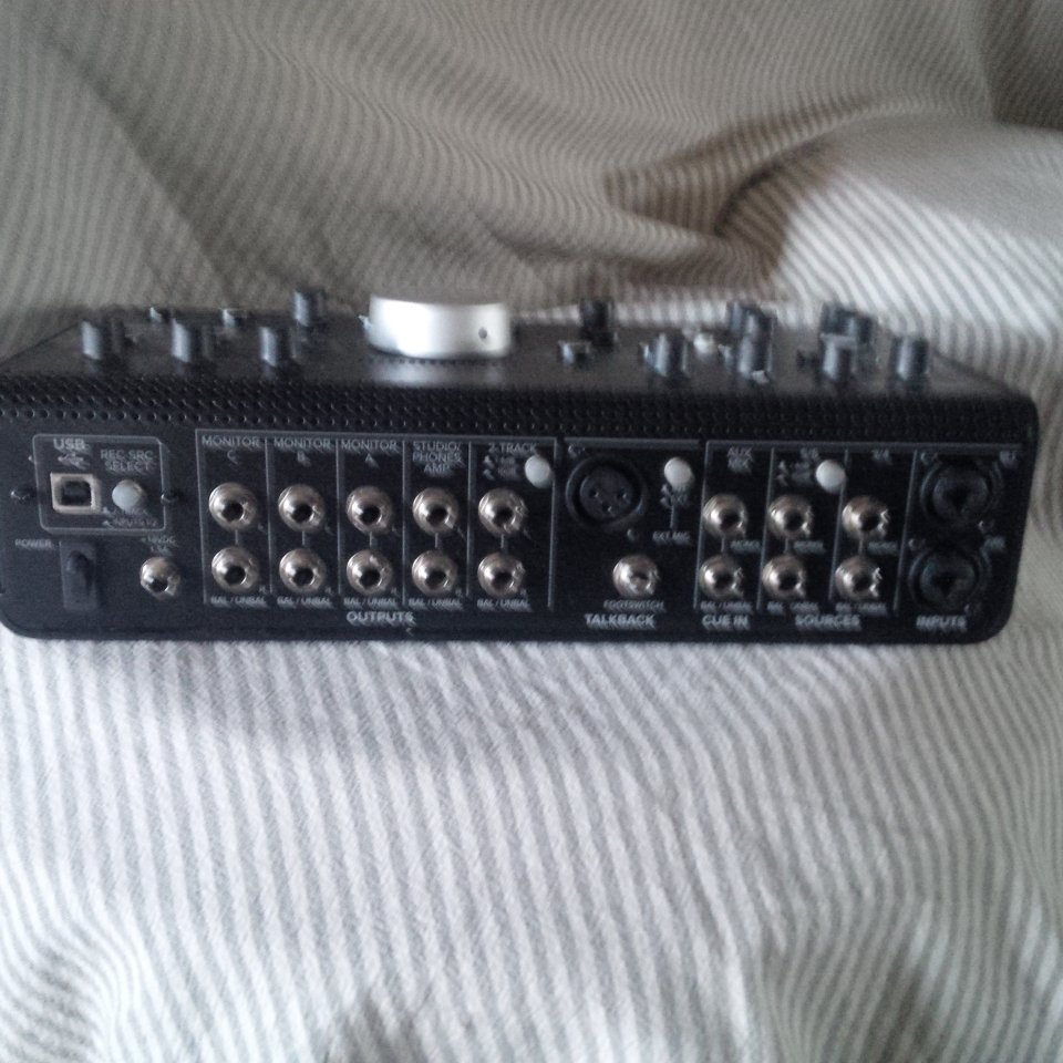 Mackie Big Knob Studio +