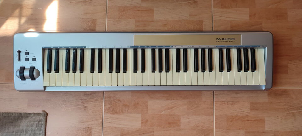 Teclado Midi M-Audio Keystation 61ES
