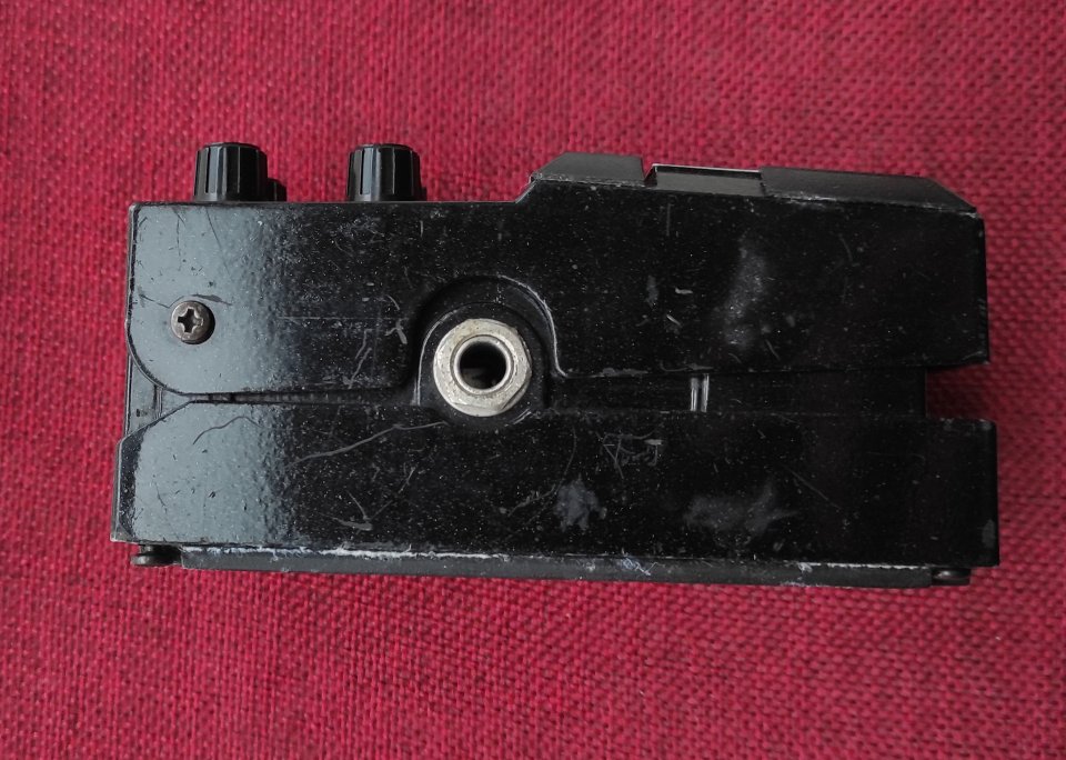 Pedal de distorsion Tokai Metaldriver 1985