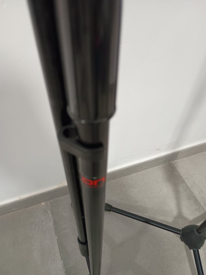 2 soportes de micrófono de segunda mano · Foto 3 de 4 · Málaga · 25 €