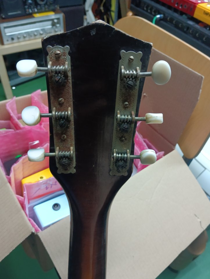 Silvertone 619 años 60 archtop made in USA de segunda mano · Foto 5 de 5 · Madrid · 250 €