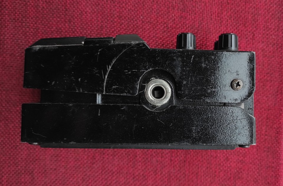 Pedal de distorsion Tokai Metaldriver 1985