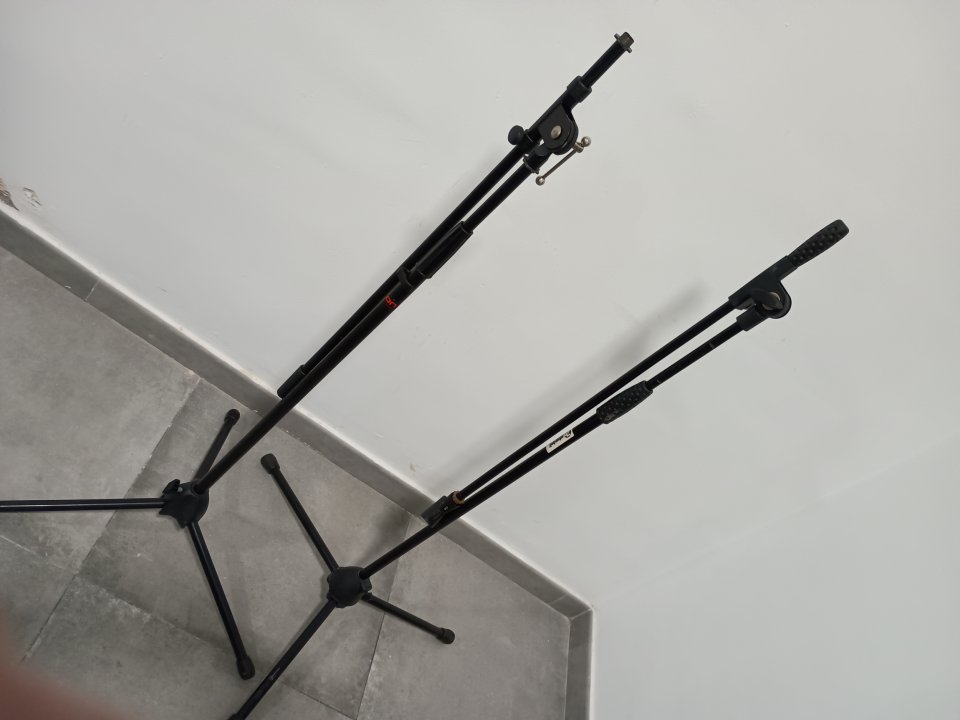 2 soportes de micrófono de segunda mano · Foto 4 de 4 · Málaga · 25 €