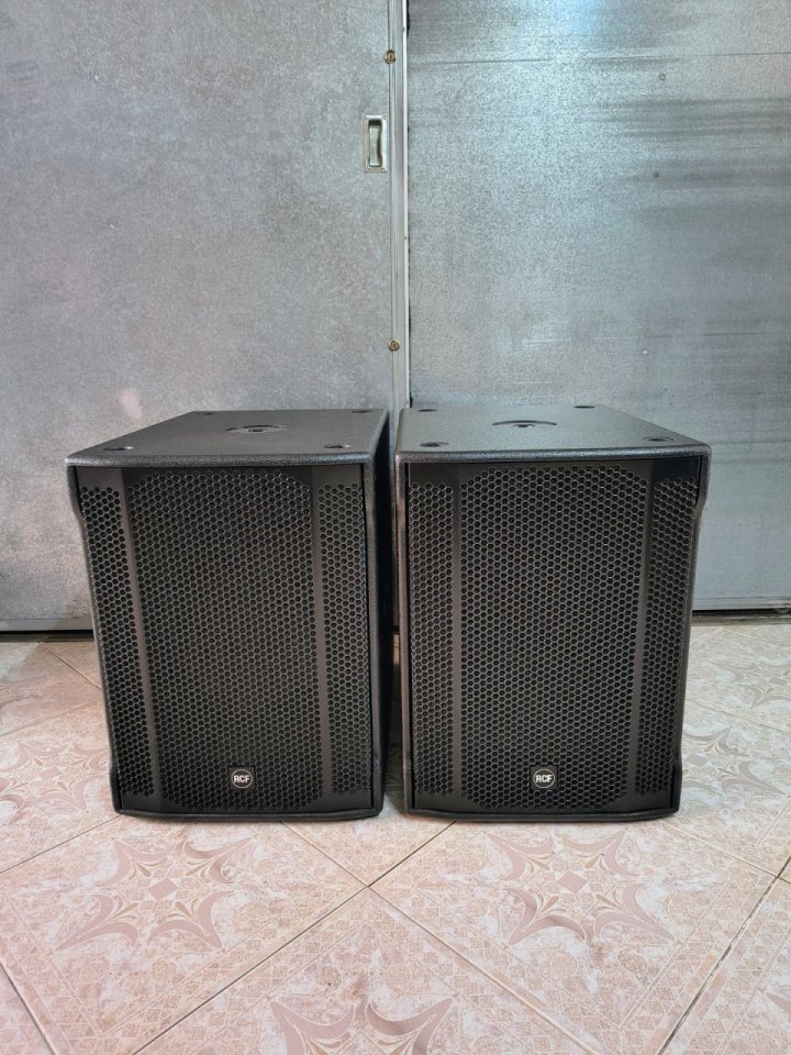 2 Subgraves / Subs RCF 905-AS II de segunda mano · Foto 4 de 7 · Barcelona · 1500 €