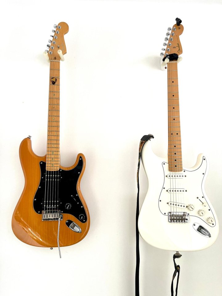 Fender Stratocaster Deluxe Ash (2004) - Sonido Brutal con Mejoras Profesionales de segunda mano · Foto 1 de 10 · Murcia · 1300 €