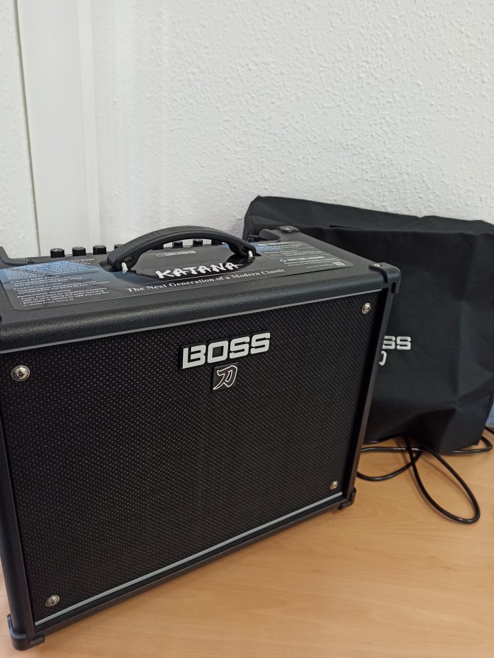 BOSS KATANA 50 3ra GENERACIÓN de segunda mano · Foto 1 de 4 · Málaga · 200 €