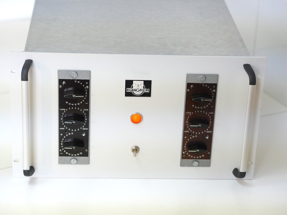 KLANGFILM RZ 086 B Pareja de ecualizadores valvulares – Totalmente restaurados con mejoras audiófilas de segunda mano · Foto 1 de 9 · Valladolid · 15000 €