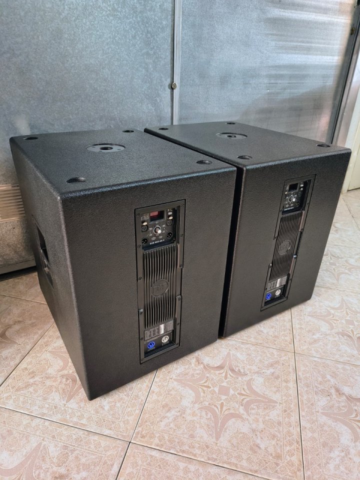 2 Subgraves / Subs RCF 905-AS II de segunda mano · Foto 5 de 7 · Barcelona · 1500 €